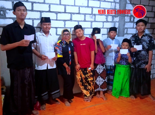 LSM GMBI Gresik Melaksanakan Kegiata Satunan Kepada Anak Yatim dan Kaum Duafa