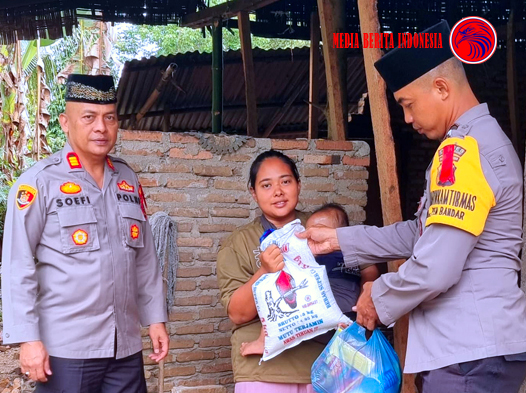 Polsek Perdagangan Gelar Jumat Barokah Bantu Warga Terdampak Musibah di Simalungun