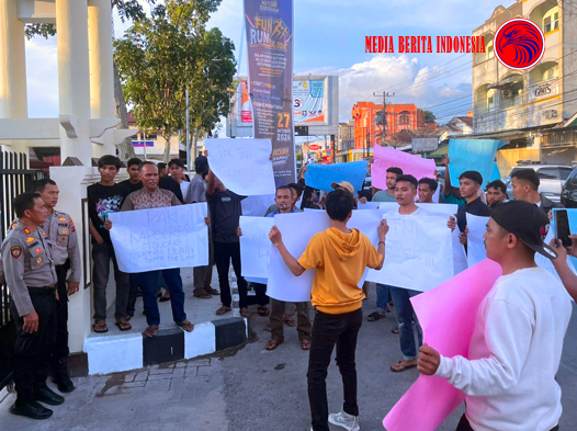 Warga Gang Raya Protes Selama 10 Tahun di Jajah Bolanda-Minta Perlindungan Hukum Datangi Polres PadangSidimpuan