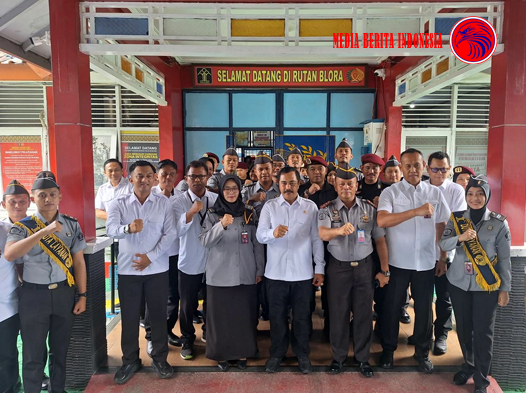 Kalapas Purwodadi Dampingi Menteri Imigrasi dan Pemasyarakatan Kunjungan di Rutan Blora-