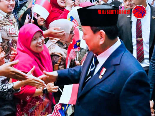 Antusiasme Masyarakat dan Pelajar Indonesia Menyambut Kedatangan Presiden Prabowo di Kuala Lumpur