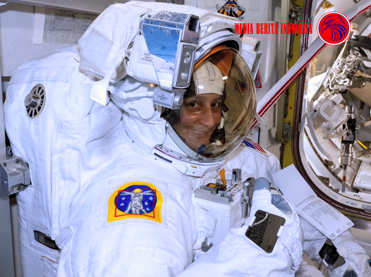 Astronot NASA yang Terjebak Melakukan Perjalanan Luar Angkasa Setelah 7 Bulan di Orbit