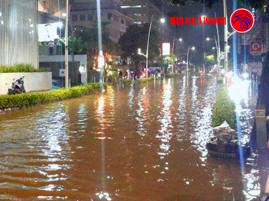 Banjir yang Melanda Jakarta Akibat Adanya Curah Hujan Ekstrem