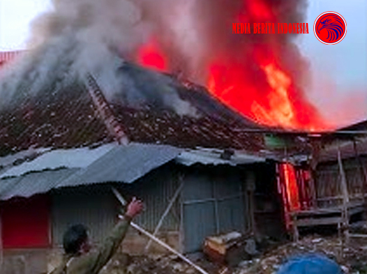 Banyak Kios Pedagang di Pasar Induk Blora Hangus Terbakar