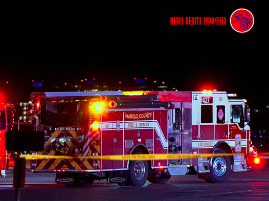 Pesawat American Airlines dan Helikopter Black HawkBertabrakan di Udara Dekat Bandara Wilayah Washington
