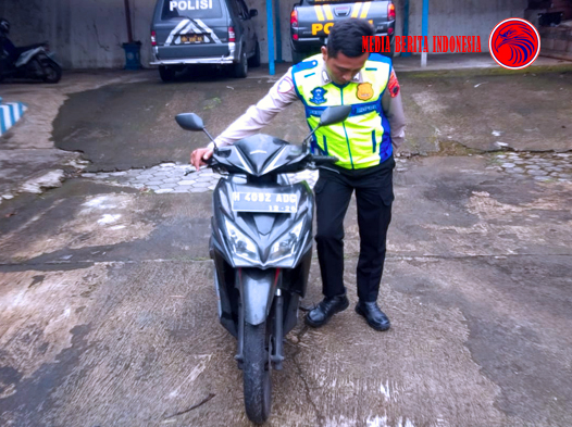 Polisi Olah TKP Motor Vs Pejalan Kaki