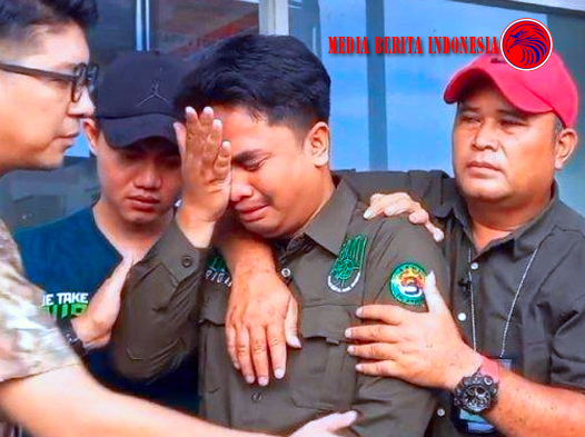 Anak Bos Rental Menangis Saat Menjelaskan Kronologi
