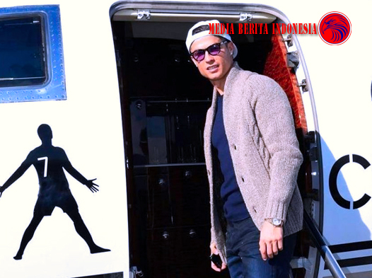 Angkasa Pura Buka Suara Tegaskan Jet Pribadi Mega Bintang Sepakbola Cristiano Ronaldo Belum Izin
