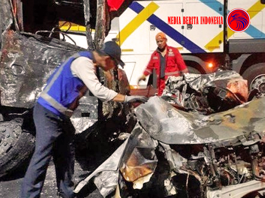 Gegara Truk Rem Blong Tabrak Gerbang Tol Ciawi Bogor