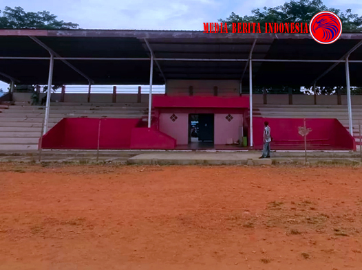 Lintasan Lari di Stadion Pringgodani Wonogiri Mirip Kubangan Sawah