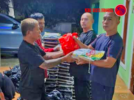 Membantu Warga yang Terdampak Banjir di Tiga Kabupaten