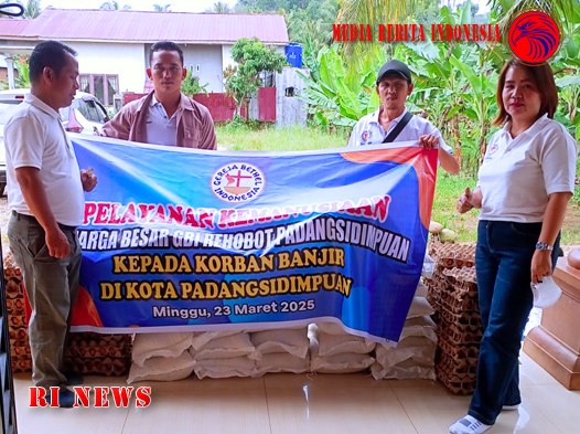GBI Rehobot Berikan Bantuan Sembako Terdampak Korban Banjir Bandang yang Melanda Kota Padangsidimpuan