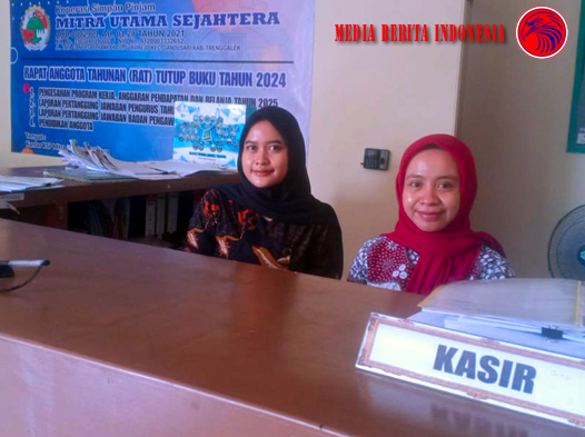 KSP Mitra Utama Sejahtera Trenggalek Bagi-bagi Sembako Untuk Anggota