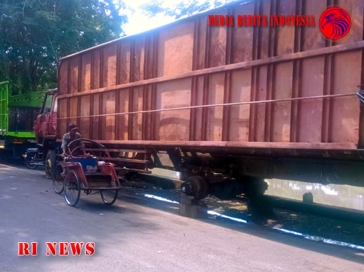 Pagar Sungai Kalimas di Sepanjang Semut Kali Banyak Hilang Dan Rusak