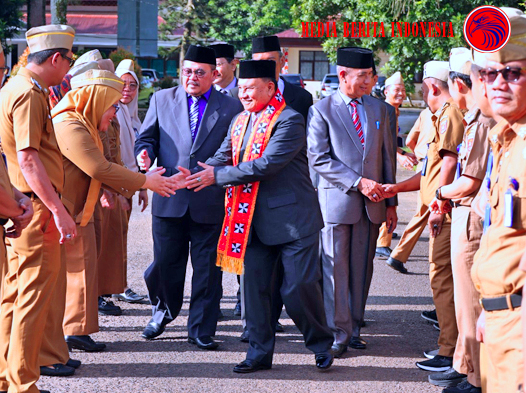 Parosil Pimpin Apel Ajak Seluruh ASN Tingkatkan Etos Kerja dan Kekompakan