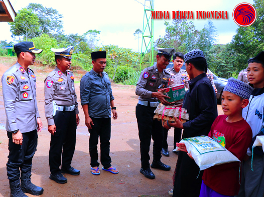 Polres Lampung Barat Berikan Bantuan Sosial Dalam Rangka Bulan Suci Ramadhan 1446 H