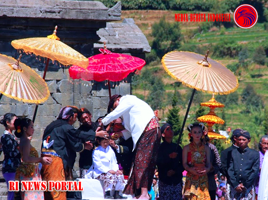 Dieng ; Antara Keajaiban Alam dan Legenda Lokal dalam Pembentukan Identitas Budaya