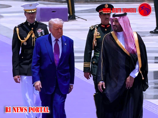 Donald Trump Disambut Megah di Arab Saudi