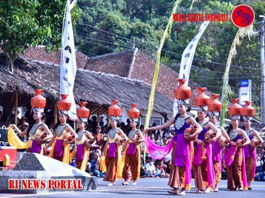 Upacara Adat Seren Taun di Kuningan