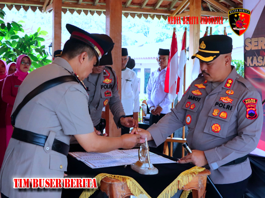 Upacara Sertijab dan Pengukuhan Kapolsek untuk Penguatan Organisasi