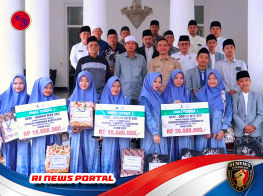 Apresiasi atas Prestasi Religius- 13 Peserta MTQ Kabupaten Lebak Terima Penghargaan dari Bupati