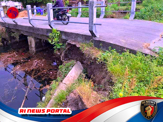 Jembatan Pengkruk Terancam Putus