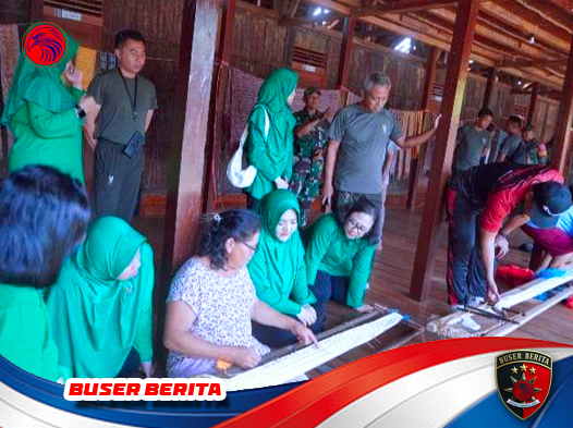 Mendorong Pelestarian Budaya Tenun Ikat Sintang sebagai Warisan Bangsa