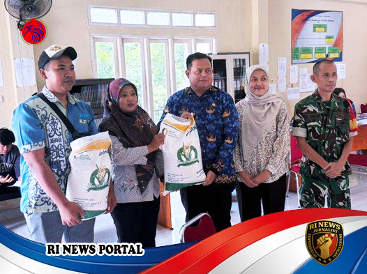 Bulog Sintang Pastikan Distribusi Bantuan Pangan Tepat Sasaran