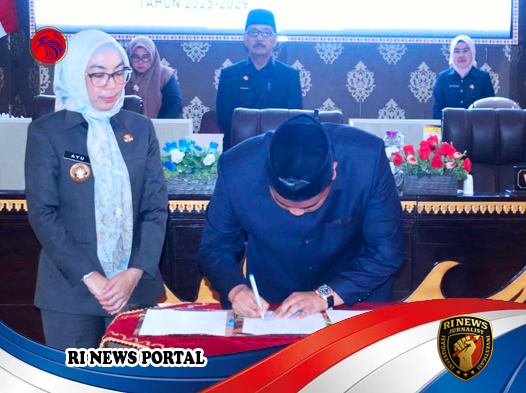Bupati Way Kanan Hadiri Rapat Paripurna DPRD