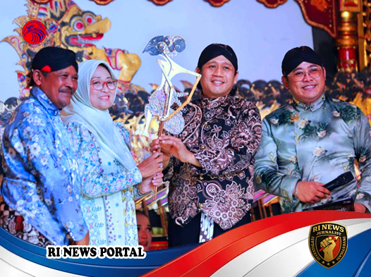 Pagelaran Wayang Kulit Warnai Tasyakuran Memetri Bumi di Klirong