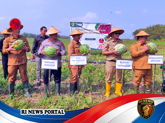 Gerakan Tanam Cabai dan Panen Semangka di Baturetno