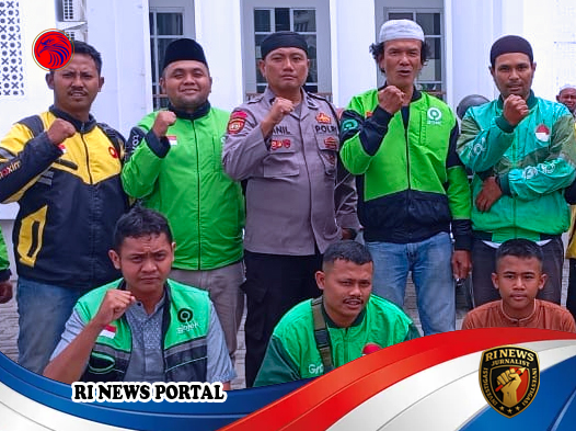 Masyarakat dan Komunitas Ojol Padangsidimpuan Gelar Sholat Ghaib untuk Almarhum Affan Kurniawan