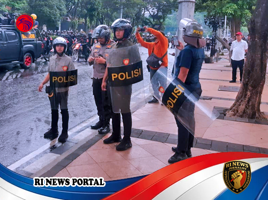 Menjaga Kestabilan Demokrasi