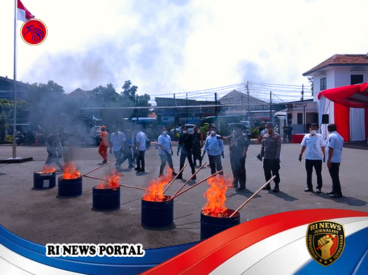 Kejari Jakarta Timur Musnahkan Ribuan Barang Bukti Pidana