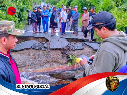 Banjir Parah Putuskan Akses Utama di Aceh Barat