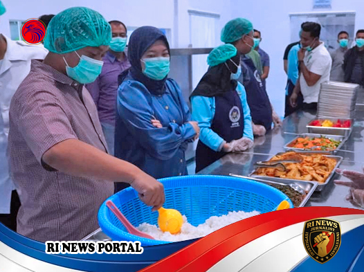 Kapolres Wonogiri Pantau Langsung Pemeriksaan Keamanan Pangan untuk Anak Sekolah di Eromoko
