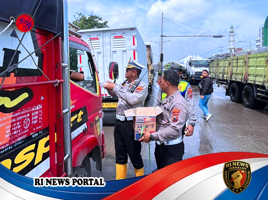 Upaya Pengalihan Arus Lalu Lintas di Jalur Pantura Semarang-Demak Hadapi Genangan Air