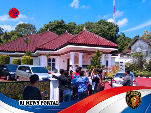 KPK Geledah Rumah Dinas Gubernur Riau dalam Penyidikan Pemerasan APBD 2025