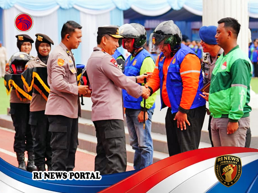 Kapolri Listyo Sigit Prabowo Pimpin Apel Ojol Kamtibmas di Bandung