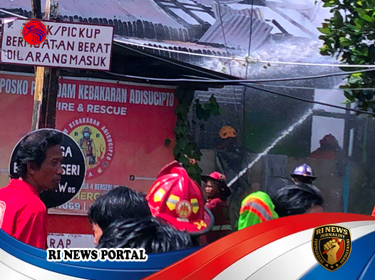 Kebakaran Hanguskan Rumah Anggota Damkar di Kubu Raya