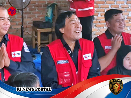 Komeng Hadir di Tengah Lumpur Banjir Sumbar- Membawa Tawa sebagai Terapi Trauma Anak-Anak Korban Bencana