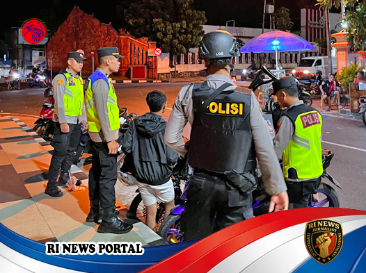 Patroli Kaki Malam Hari Selama Operasi Lilin Candi 2025