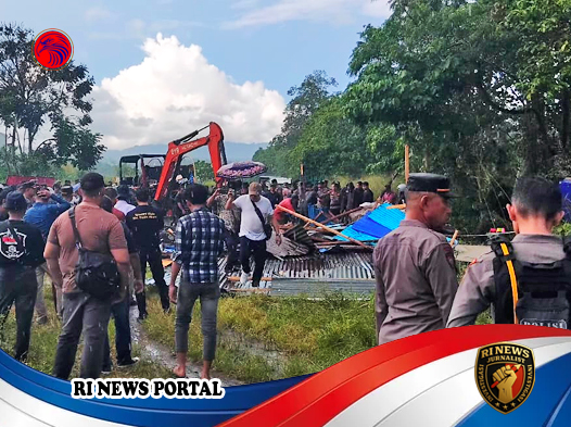 Pengamanan Polri atas Pembongkaran Bangunan untuk Jalan Poros