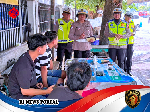 Polisi Lalu Lintas Jateng Gencarkan Pembinaan Safety Driving bagi Sopir Angkutan Umum di Semarang