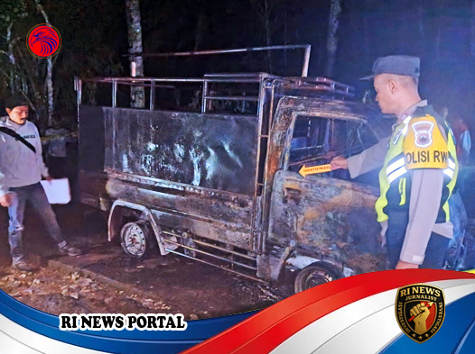 Kebakaran Mobil Pick Up di Paranggupito Wonogiri Akibat Dugaan Korsleting Listrik