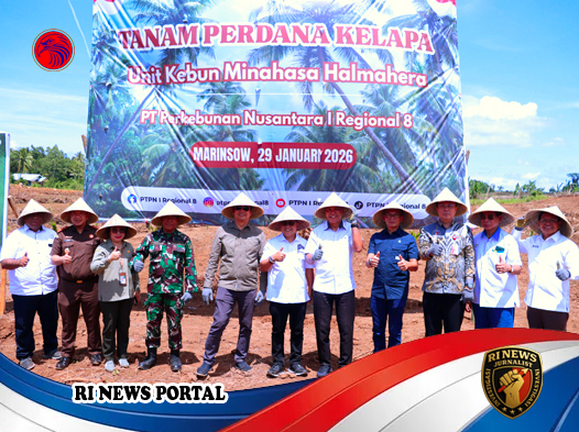 Kejati Sulut Tanam Pohon Kelapa Perdana