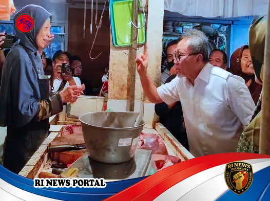 Menteri Koordinator Bidang Pangan Pantau Langsung Penurunan Harga Kebutuhan Pokok di Pasar Tradisional Kabupaten Semarang