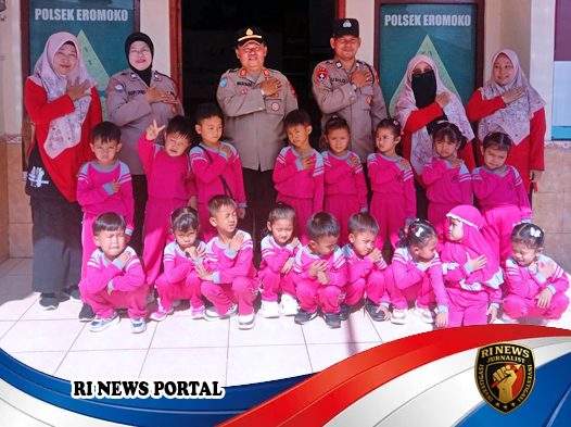 Polisi Kecil Bertemu Penjaga Keamanan