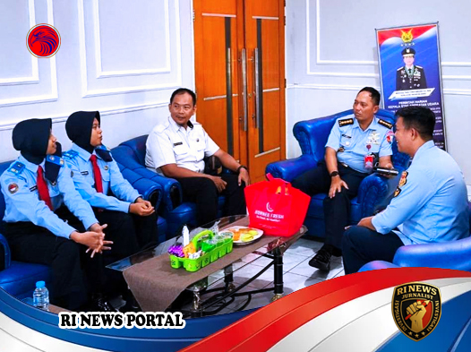 Siswa SMA Taruna Nusantara Magelang Temui Senior di Lanud Supadio Pontianak