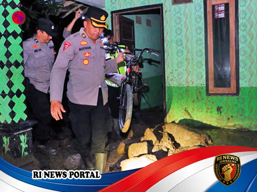 Kapolres Gunungkidul Pimpin Langsung Penanganan Longsor Ngawen